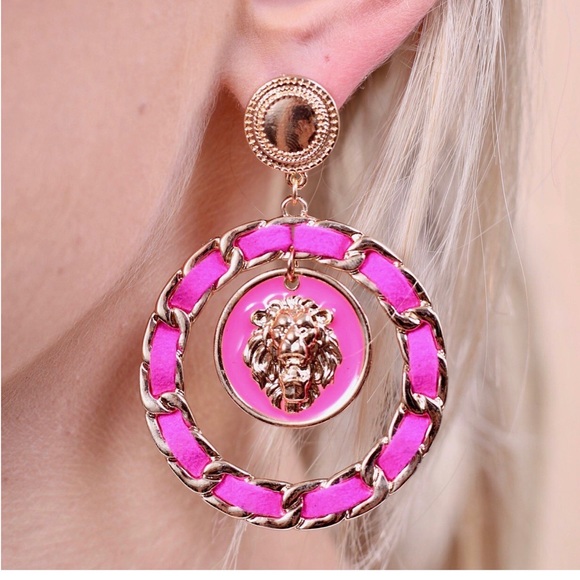 Lion earring - Picture 1 of 1